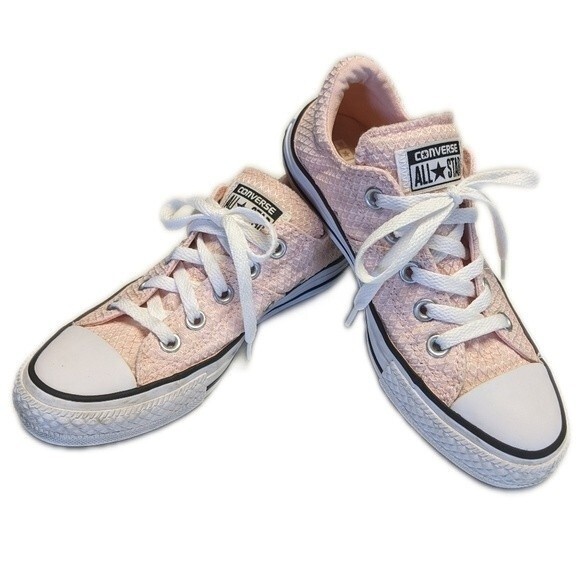 Converse All Stars low top blush pink sneakers - padded upper - women's size 5 - Picture 1 of 7